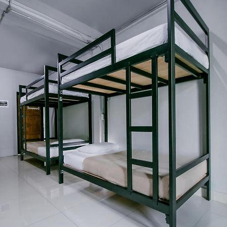 Oyo 421 Guyasuka Hostel & Cafe Bangkok Eksteriør bilde