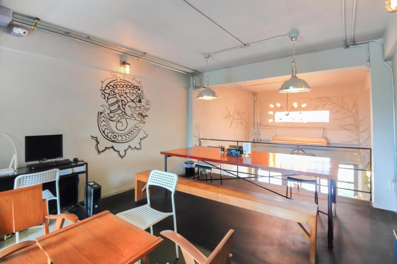 Oyo 421 Guyasuka Hostel & Cafe Bangkok Eksteriør bilde