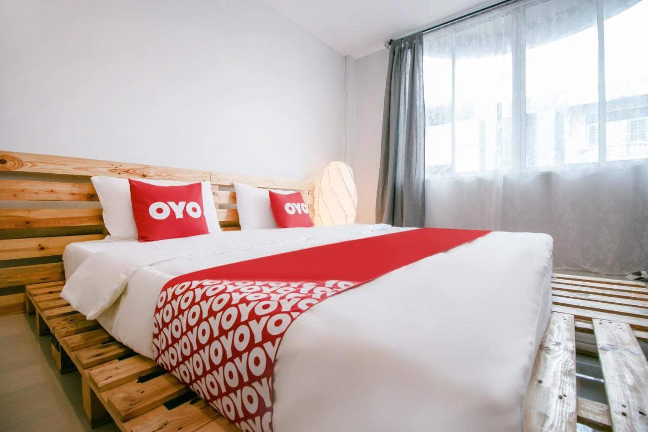 Oyo 421 Guyasuka Hostel & Cafe Bangkok Eksteriør bilde