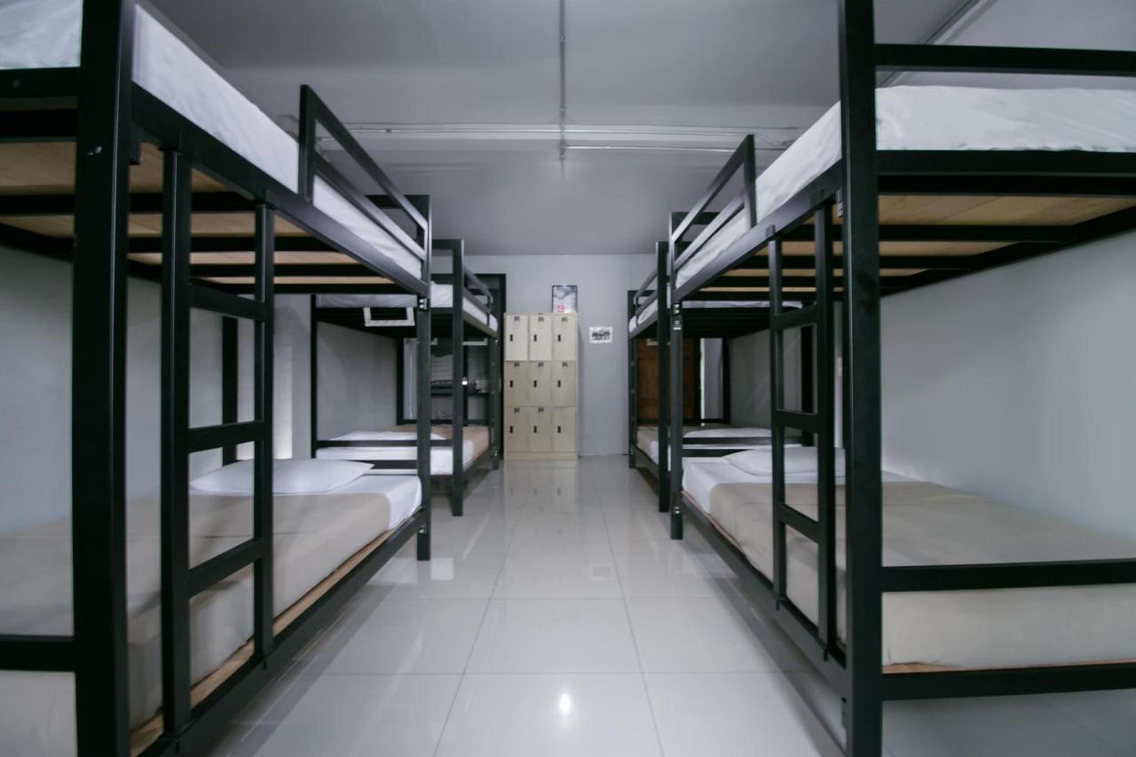 Oyo 421 Guyasuka Hostel & Cafe Bangkok Eksteriør bilde