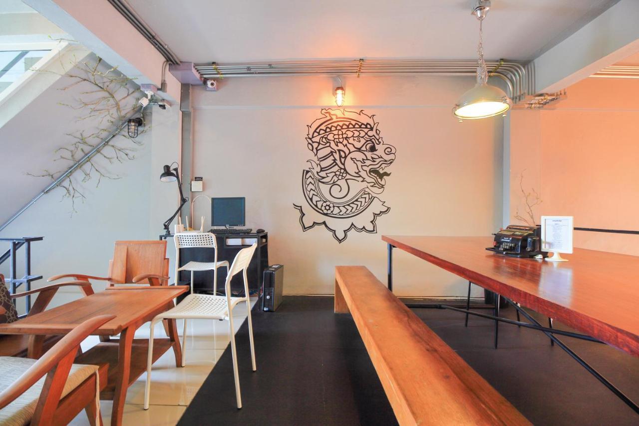 Oyo 421 Guyasuka Hostel & Cafe Bangkok Eksteriør bilde